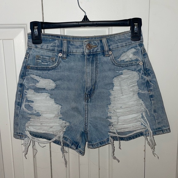 American Eagle ripped jean shorts - Picture 1 of 4